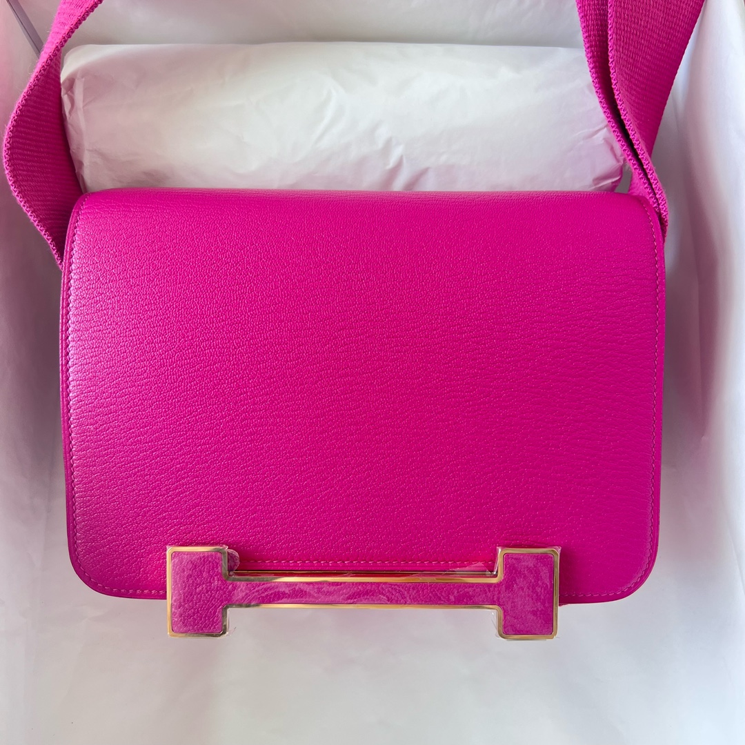 Hermes Geta Shoulder Bag In Rose Pourpre Mysore Goatskin Leather